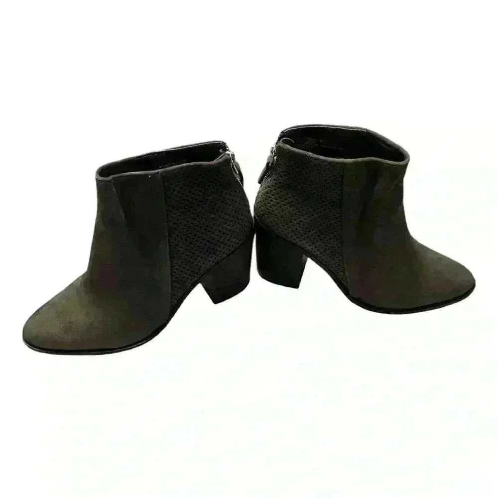 Steve Madden Charcoal Gray Suede Ankle Booties Size 9 Block Heel
